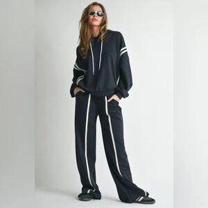 NEW Sweatshirt Hoodie and Pant Set in Black, Size M to L